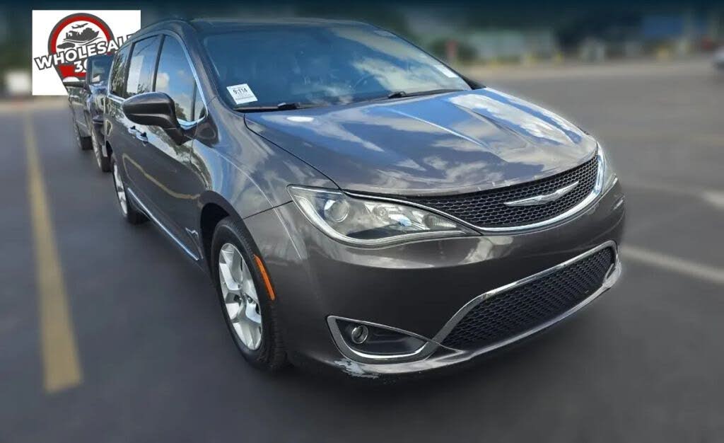 2017 Chrysler Pacifica Touring L Plus FWD