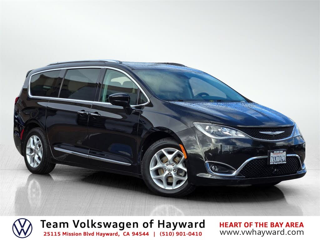 2017 Chrysler Pacifica Touring L Plus FWD