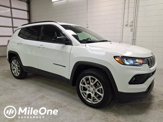 2024 Jeep Compass Latitude Lux 4WD