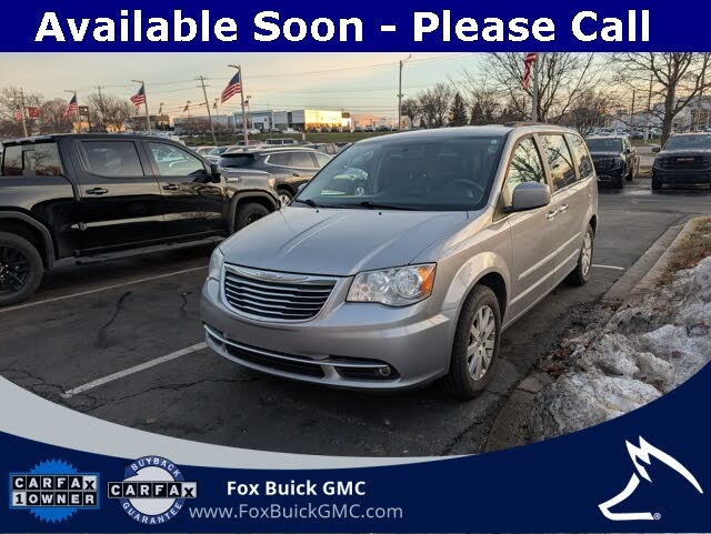 2016 Chrysler Town & Country Touring FWD