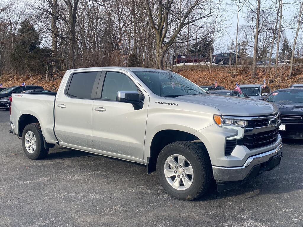 2022 Chevrolet Silverado 1500 LT Crew Cab 4WD