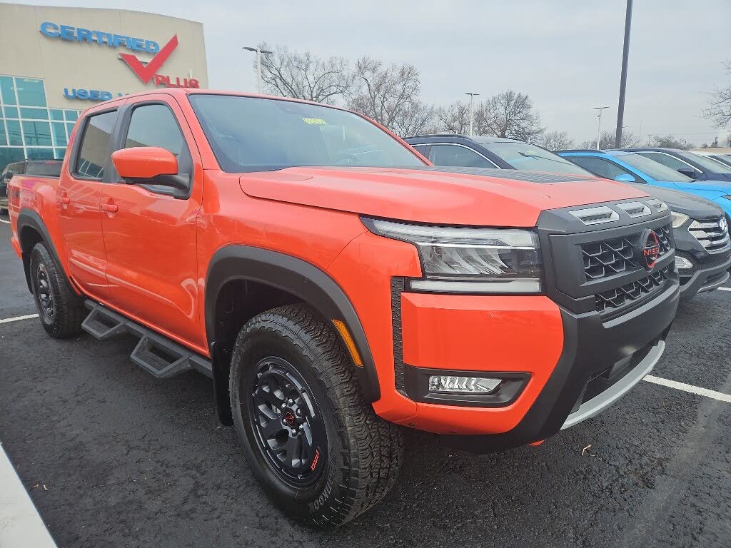 2025 Nissan Frontier PRO-4X Crew Cab 4WD
