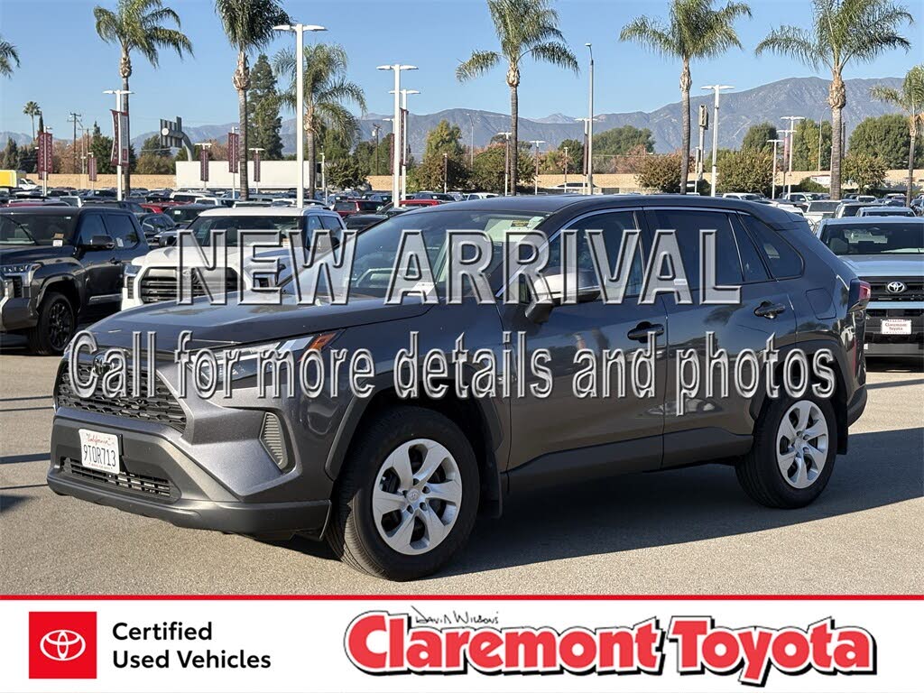 2025 Toyota RAV4 LE FWD