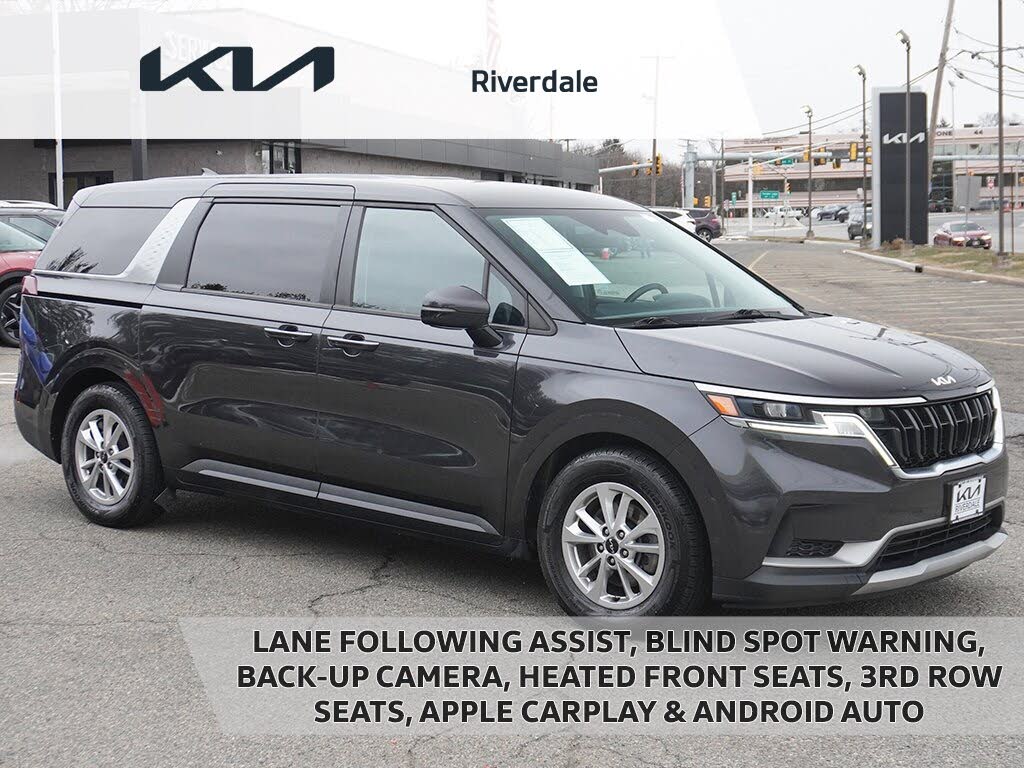 2022 Kia Carnival LX FWD