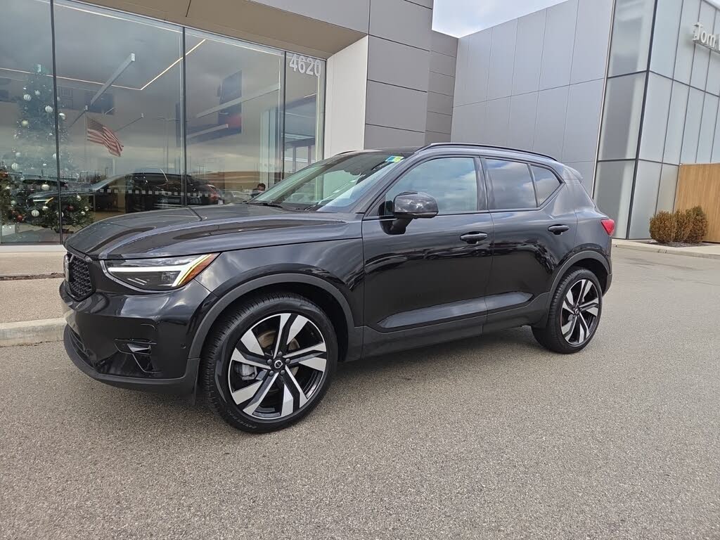2026 Volvo XC40 B5 Ultra AWD