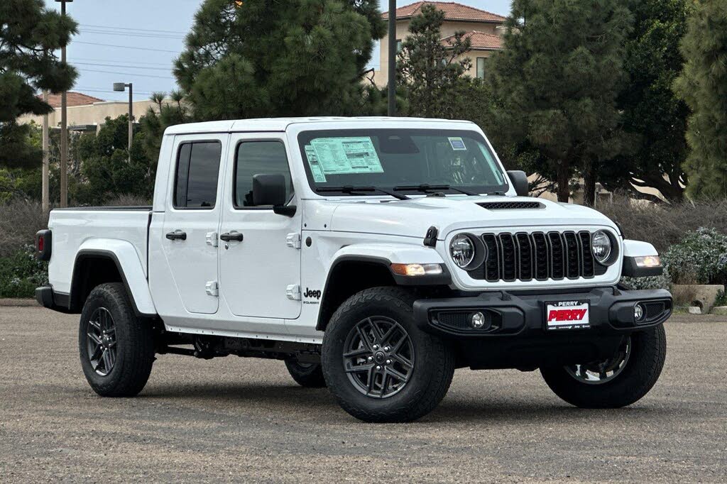 2026 Jeep Gladiator Sport S Crew Cab 4WD