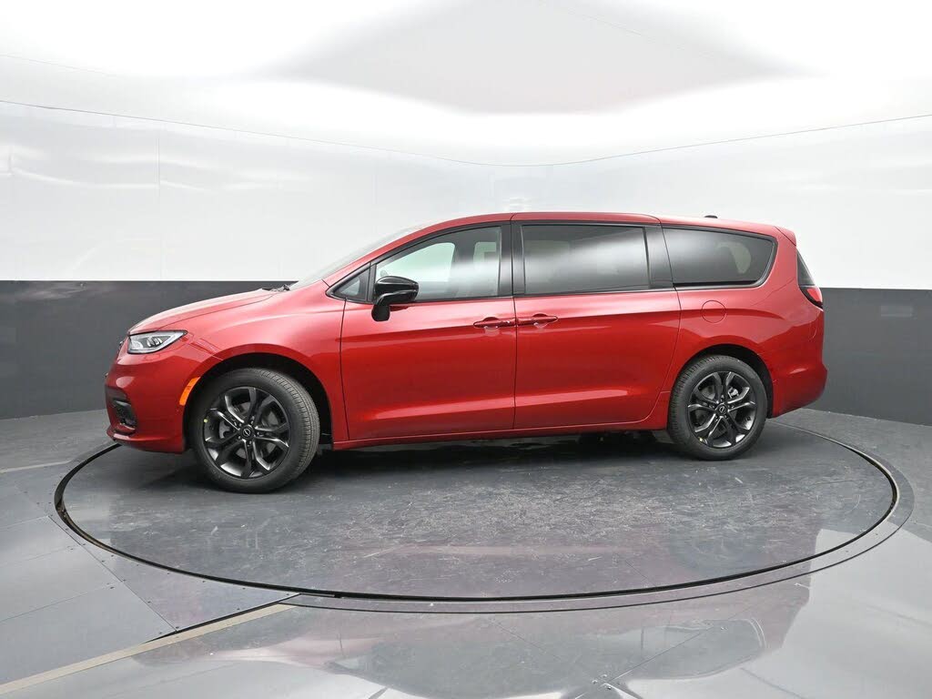 2026 Chrysler Pacifica Select AWD