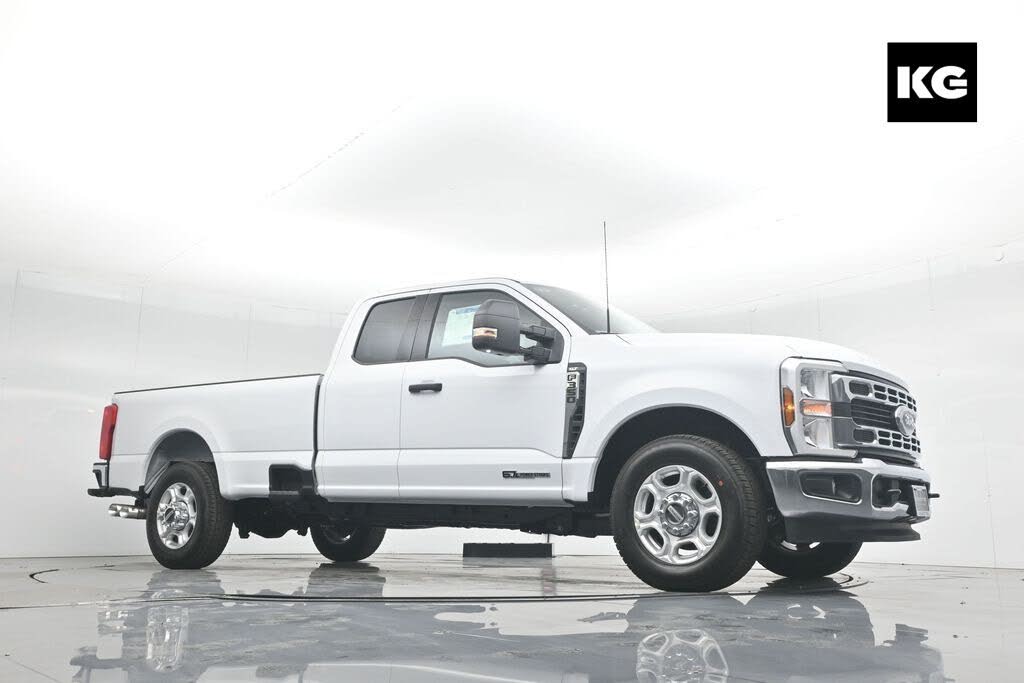 2026 Ford F-350 Super Duty XLT SuperCab LB RWD