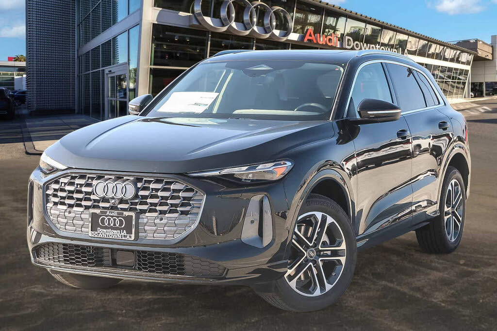 2025 Audi Q5 quattro Premium 40 TFSI