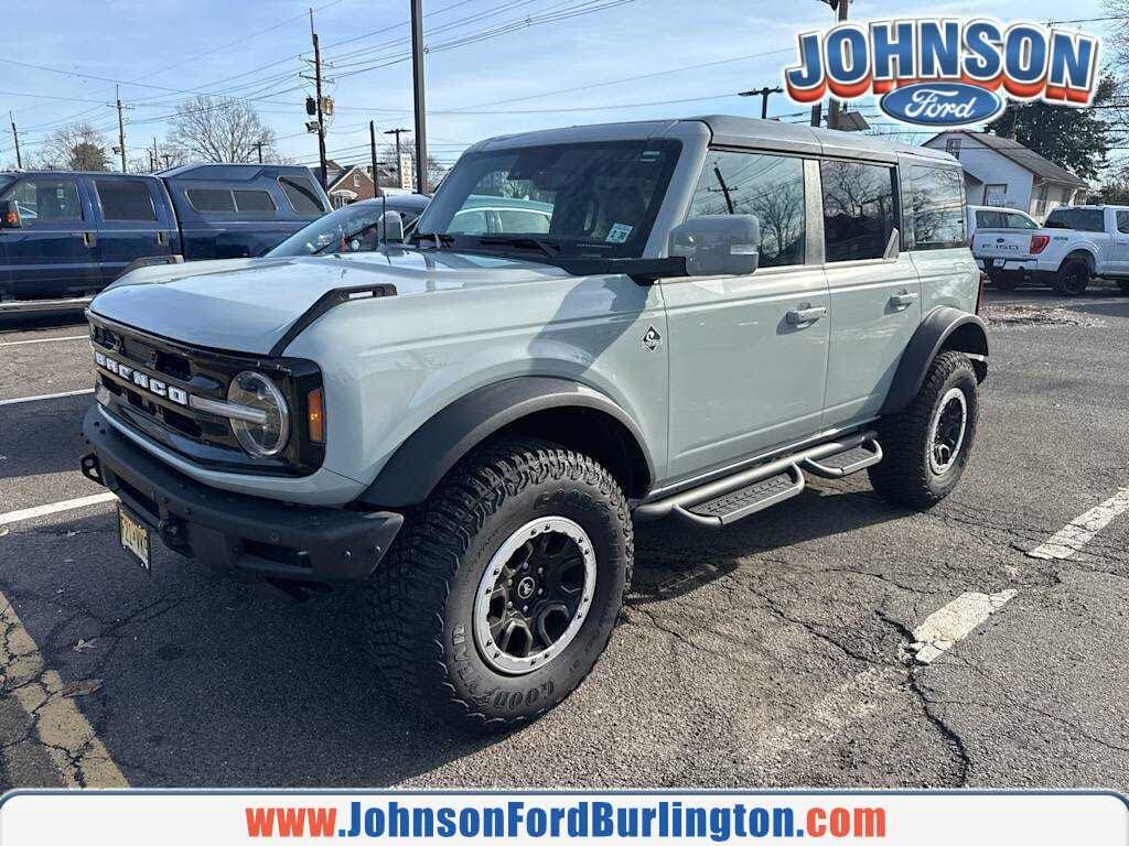2024 Ford Bronco Outer Banks 4-Door 4WD