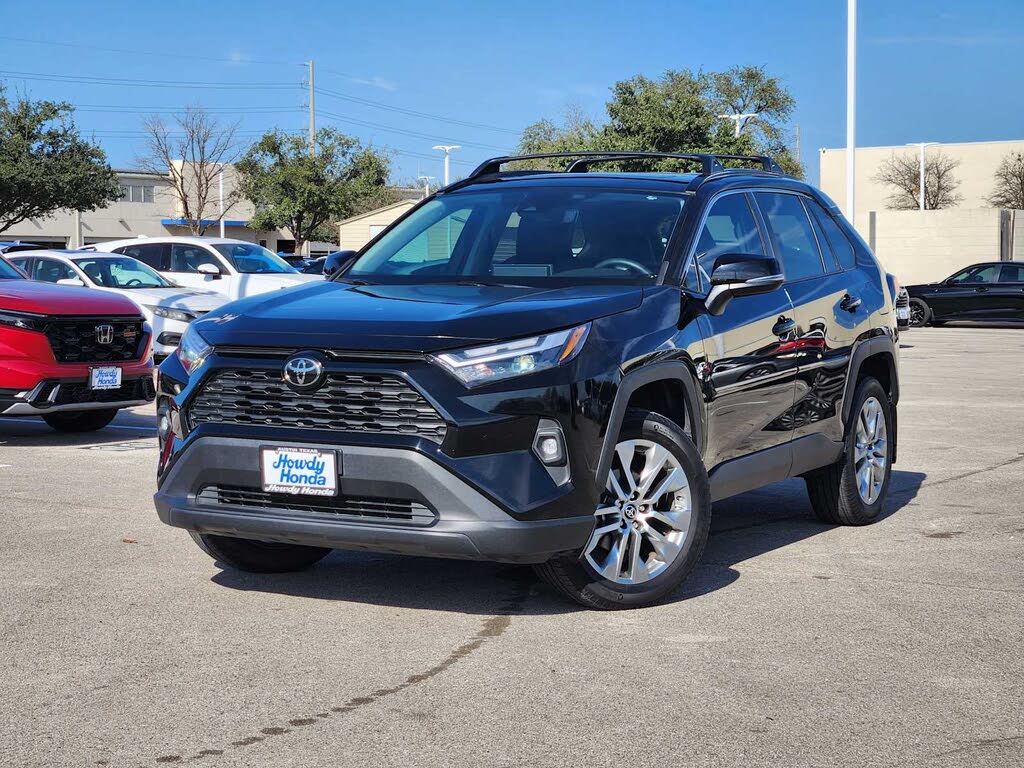 2024 Toyota RAV4 XLE Premium FWD