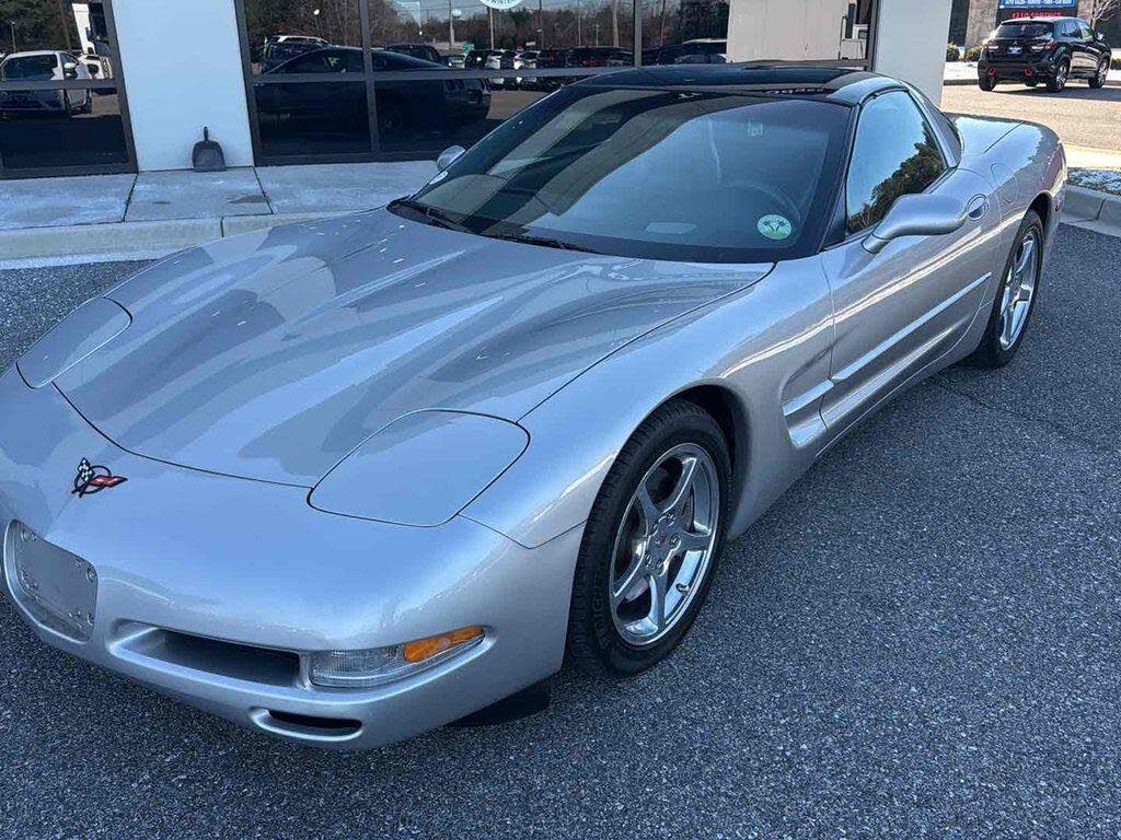 2004 Chevrolet Corvette Coupe RWD