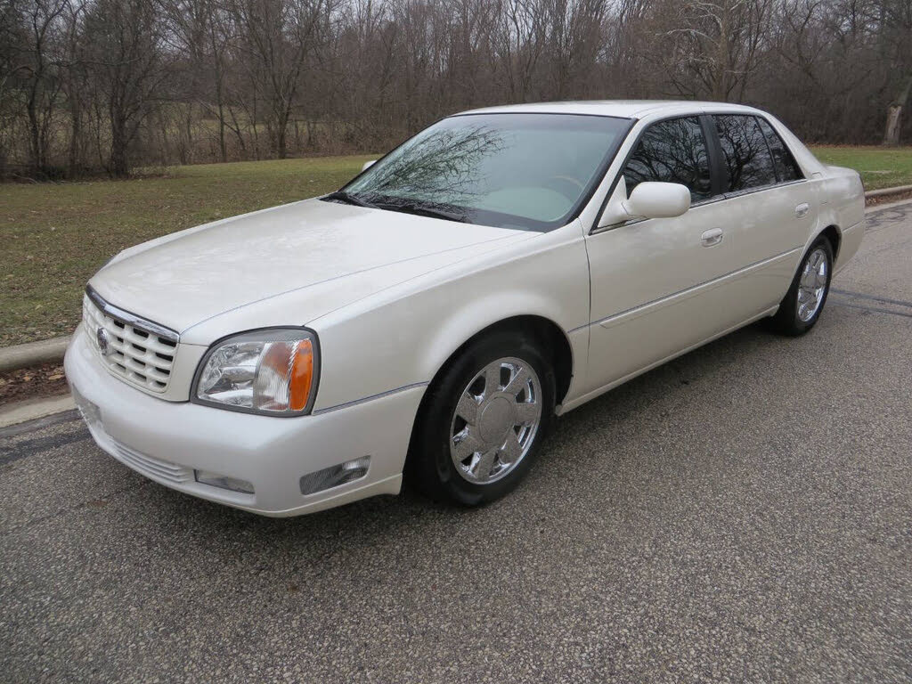 2002 Cadillac DeVille DTS Sedan FWD
