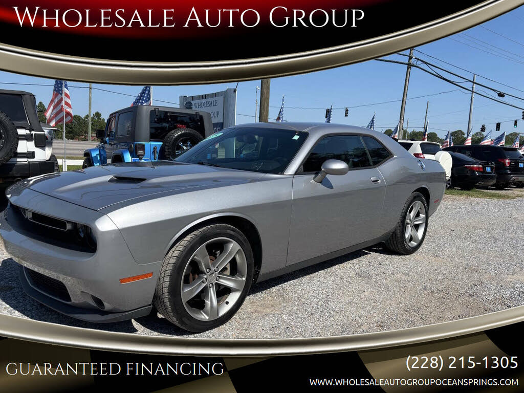 2015 Dodge Challenger SXT RWD