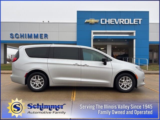 2024 Chrysler Voyager LX FWD
