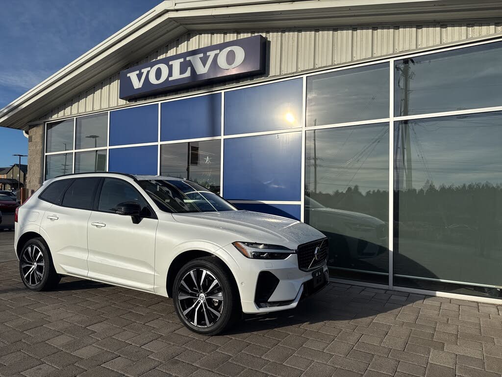 2025 Volvo XC60 B5 Plus Dark Theme AWD