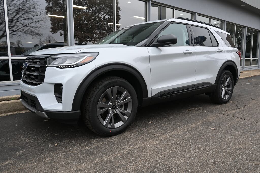 2026 Ford Explorer Active AWD