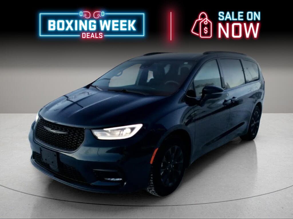 2022 Chrysler Pacifica Touring FWD