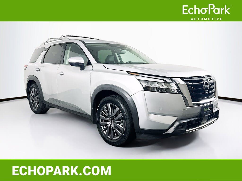 2022 Nissan Pathfinder SL 4WD
