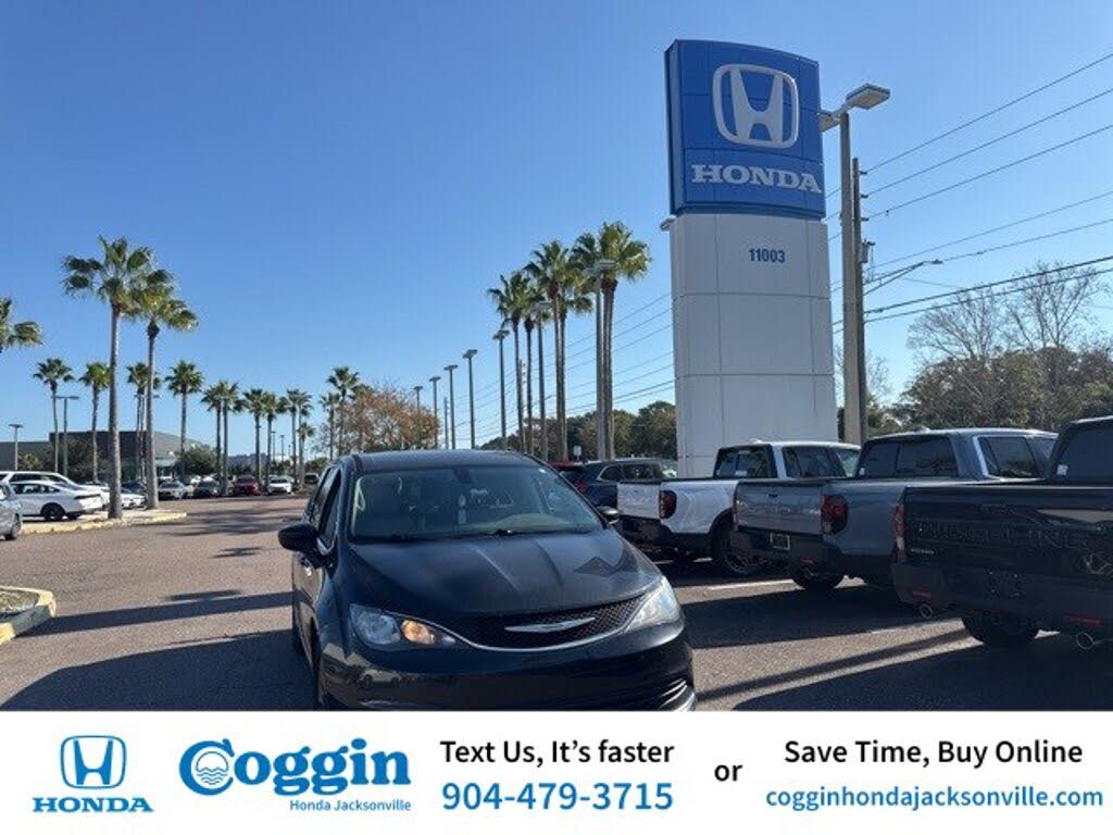 2017 Chrysler Pacifica Touring FWD