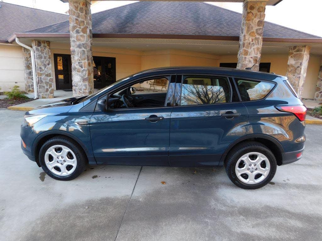 2019 Ford Escape S FWD