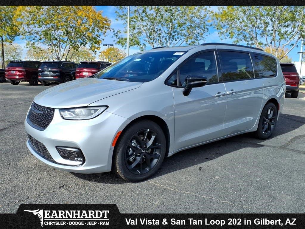 2026 Chrysler Pacifica Limited FWD