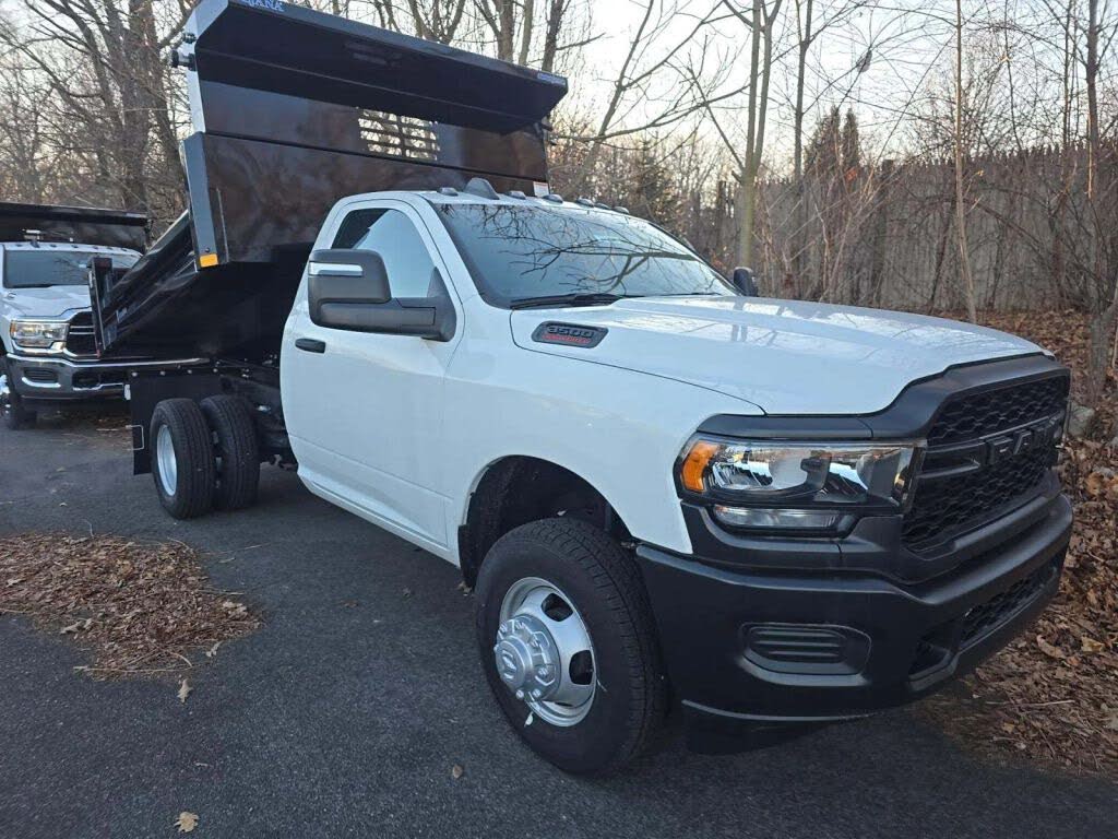 2024 RAM 3500 Chassis Tradesman Regular Cab DRW 4WD