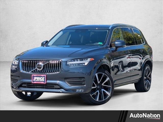 2022 Volvo XC90 T6 Momentum 7-Passenger AWD