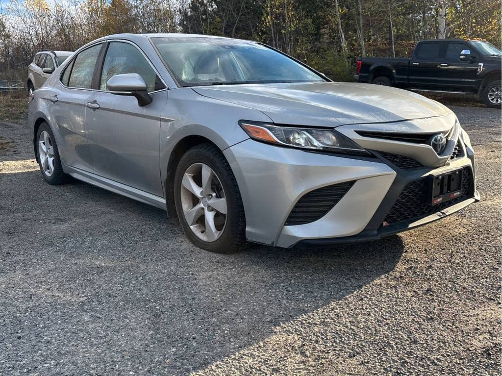 Toyota Camry SE FWD 2019