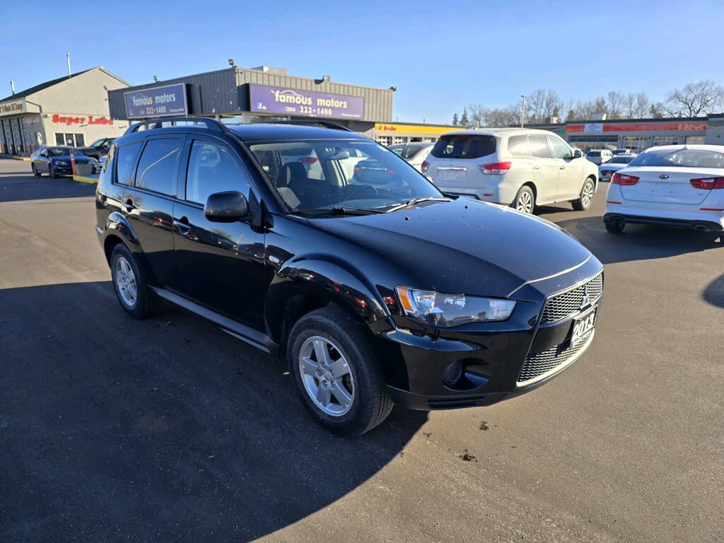 2013 Mitsubishi Outlander ES