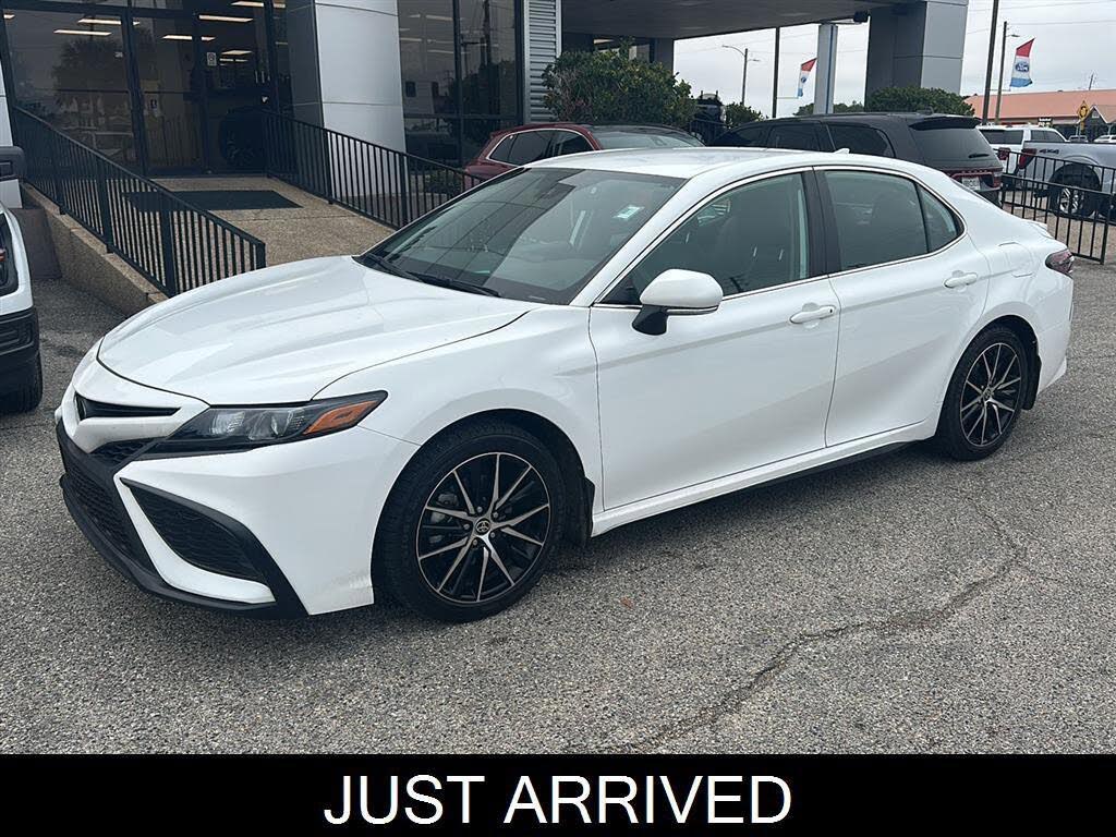 2024 Toyota Camry SE FWD