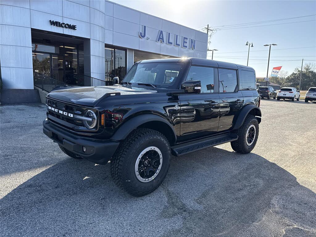 2025 Ford Bronco Outer Banks 4-Door 4WD