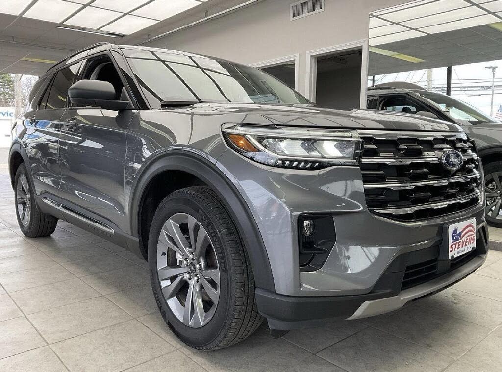 2025 Ford Explorer Active AWD