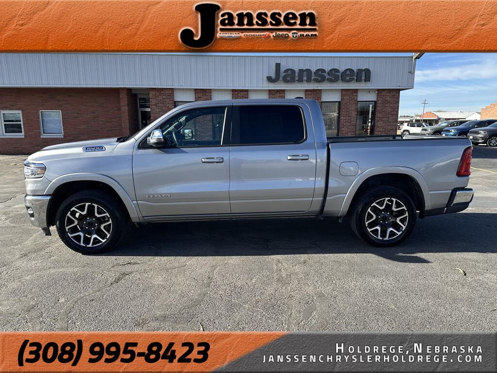 2025 RAM 1500 Laramie Crew Cab 4WD