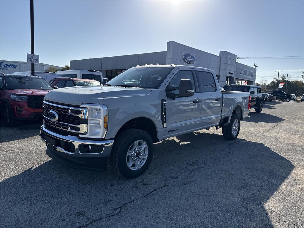 2026 Ford F-250 Super Duty XLT Crew Cab 4WD