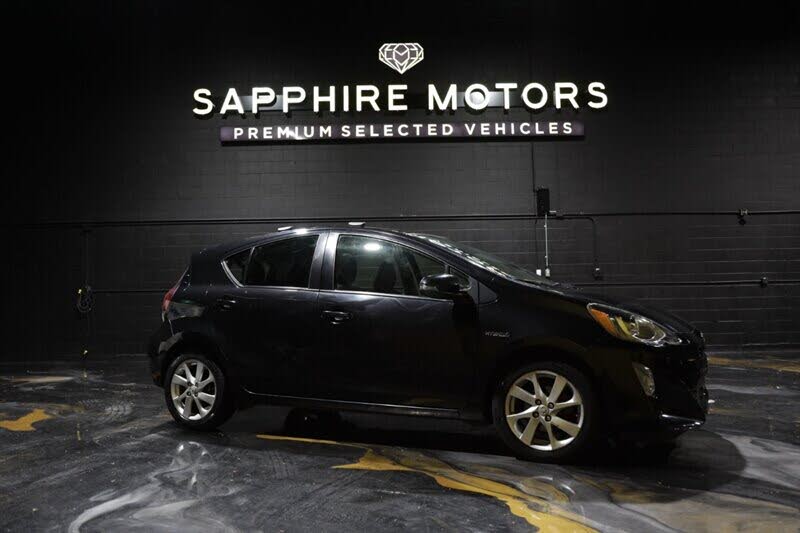 2016 Toyota Prius c Technology