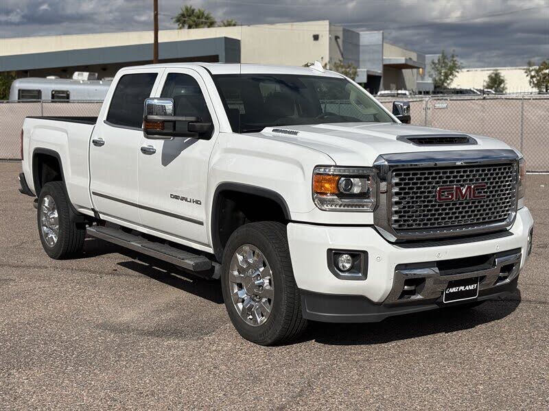2017 GMC Sierra 2500HD Denali Crew Cab SB 4WD