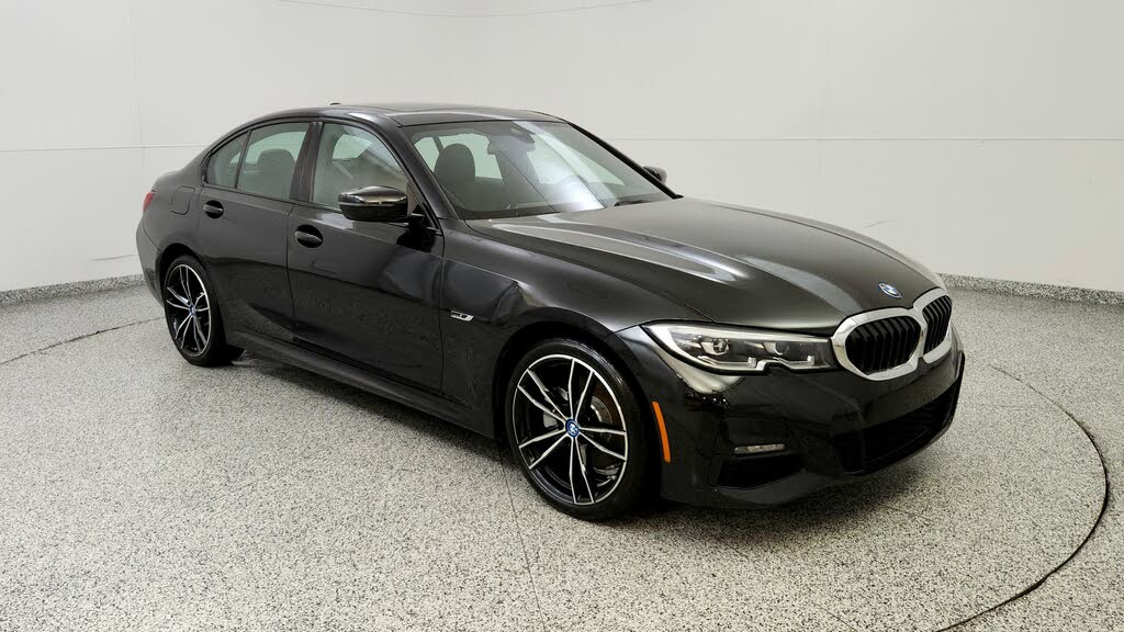 2022 BMW 3 Series 330e Hybrid Plug-in RWD