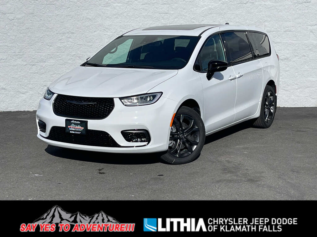 2026 Chrysler Pacifica Select AWD