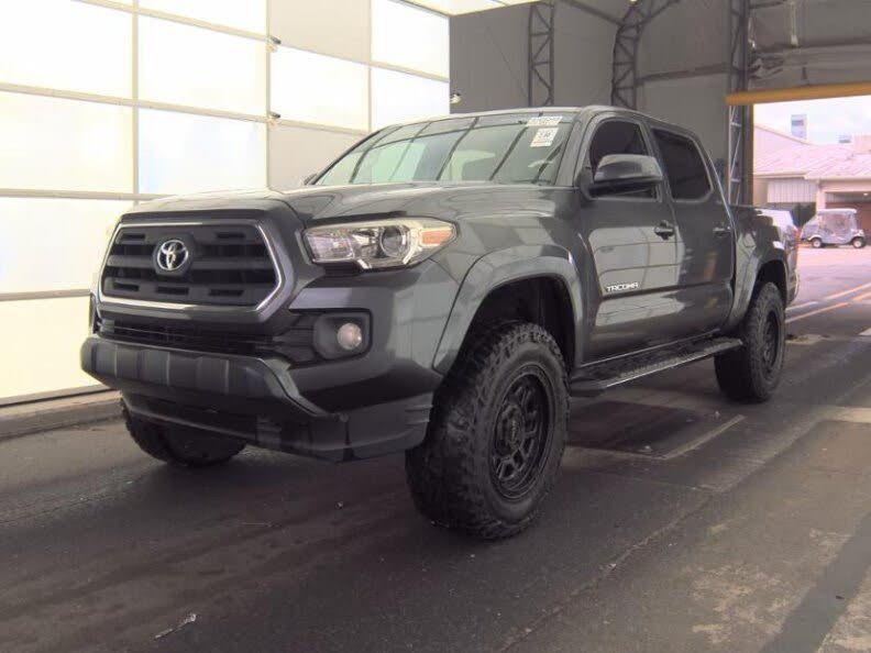 2017 Toyota Tacoma SR5 V6 Double Cab RWD