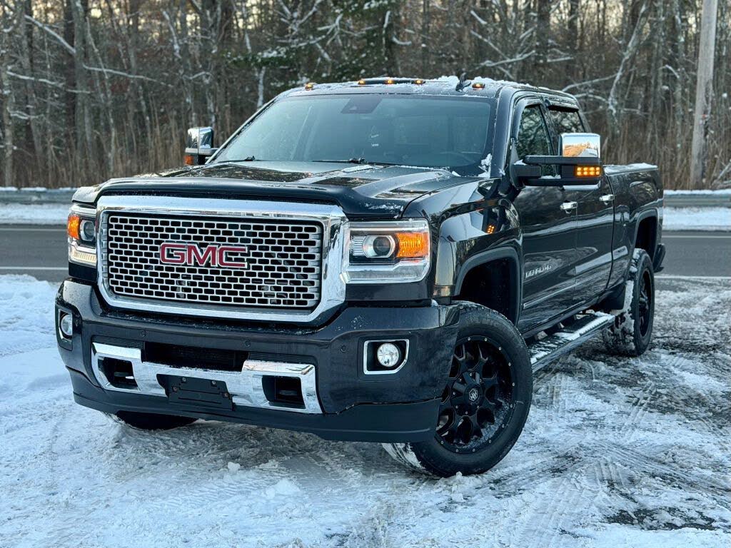 2016 GMC Sierra 2500HD Denali Crew Cab SB 4WD