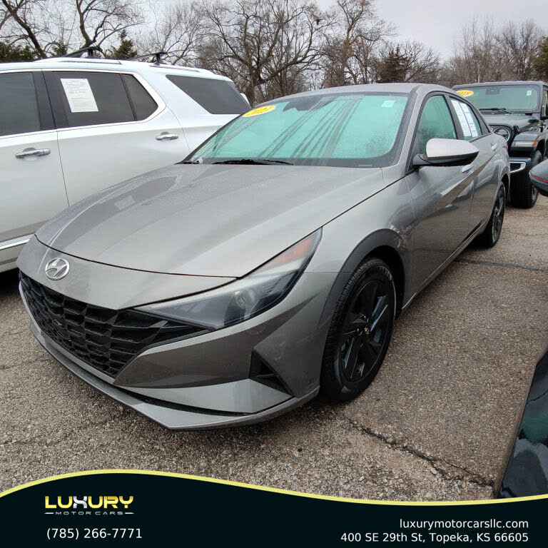 2023 Hyundai Elantra SEL FWD