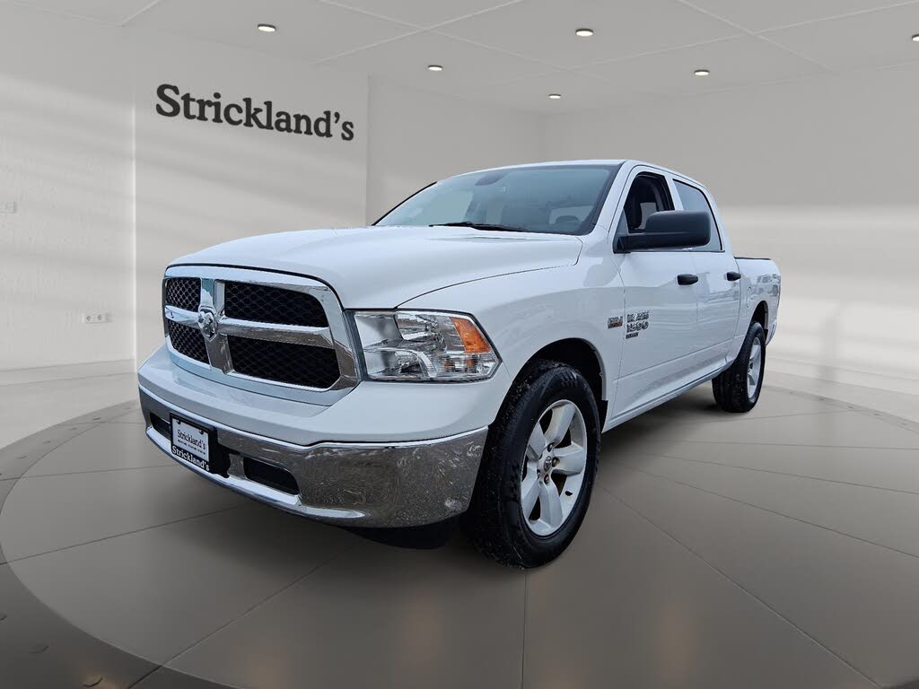 RAM 1500 Classic SLT Crew Cab 4WD 2023