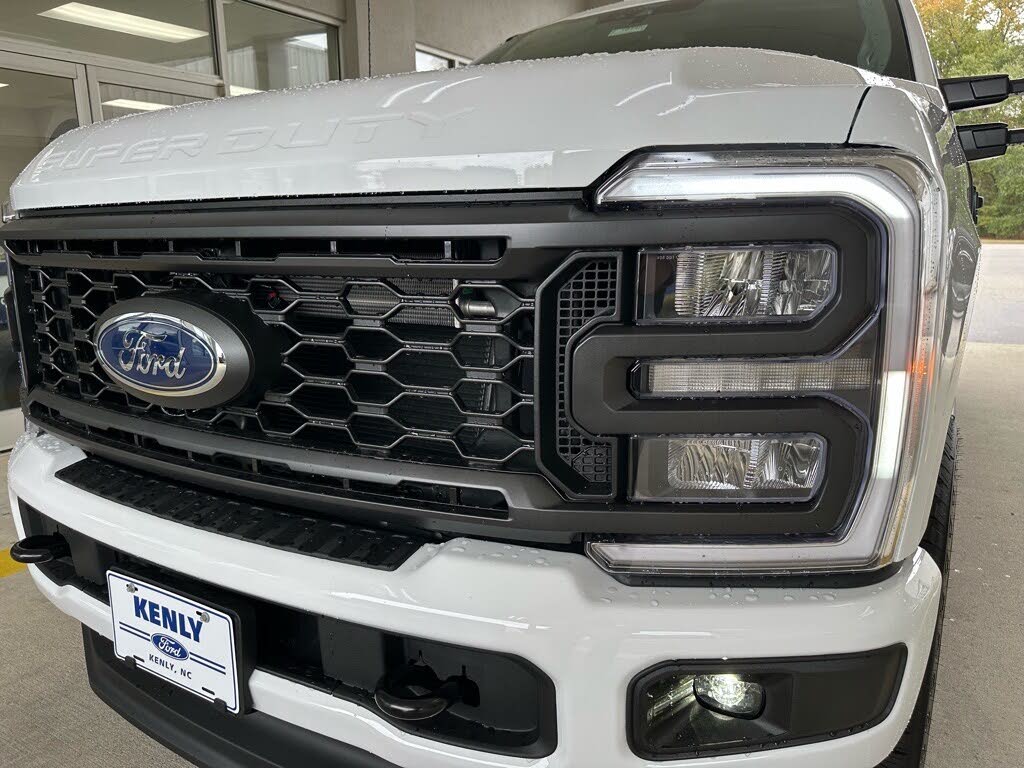 2026 Ford F-250 Super Duty XL Crew Cab 4WD