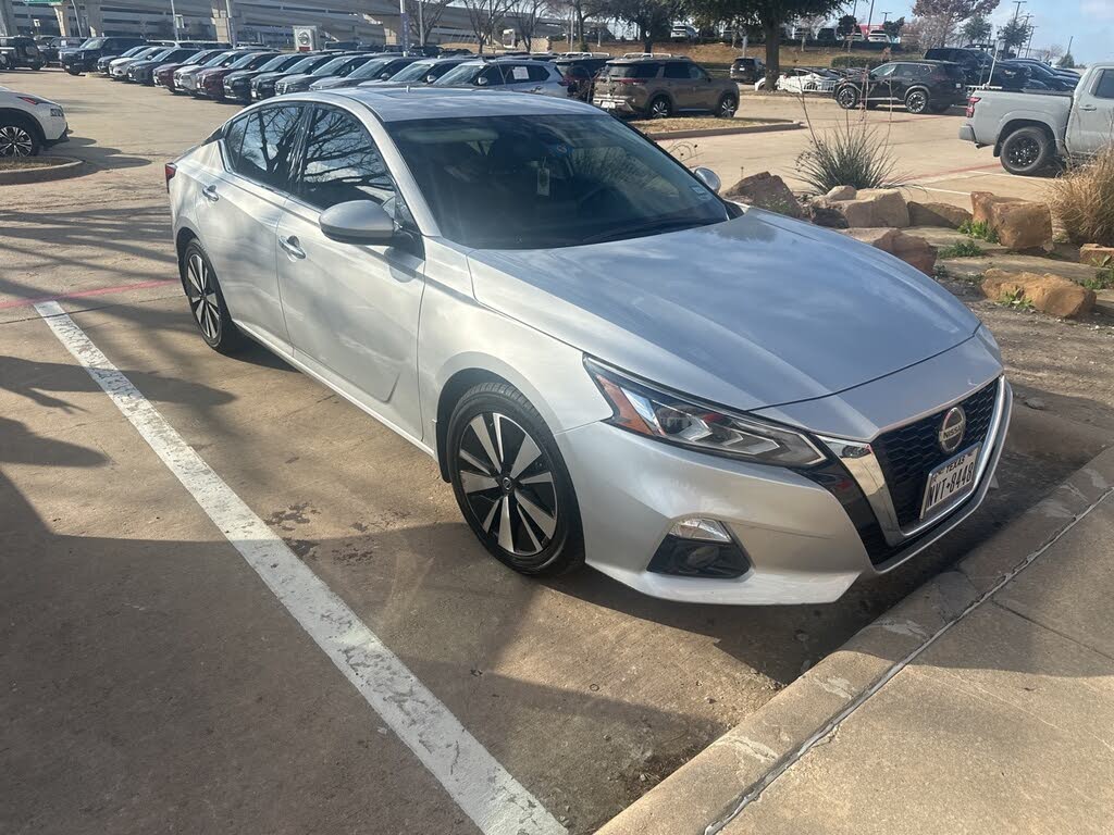 2020 Nissan Altima 2.5 SV FWD