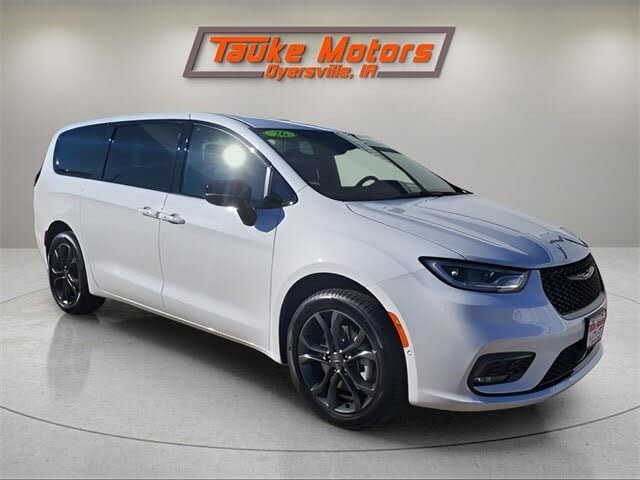 2026 Chrysler Pacifica Select AWD
