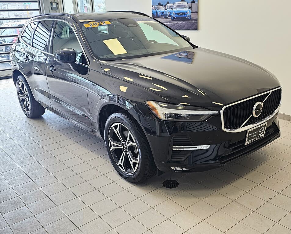 2022 Volvo XC60 B5 Momentum AWD