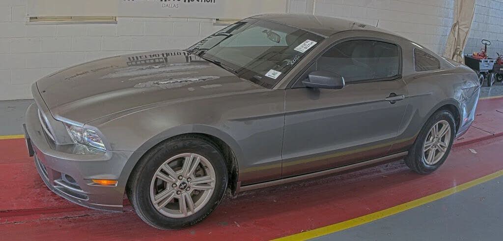 2014 Ford Mustang V6 Coupe RWD