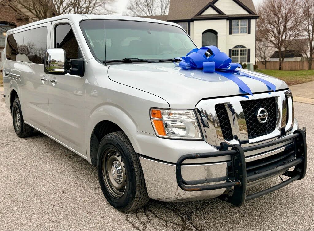 2016 Nissan NV Passenger 3500 HD SV V8