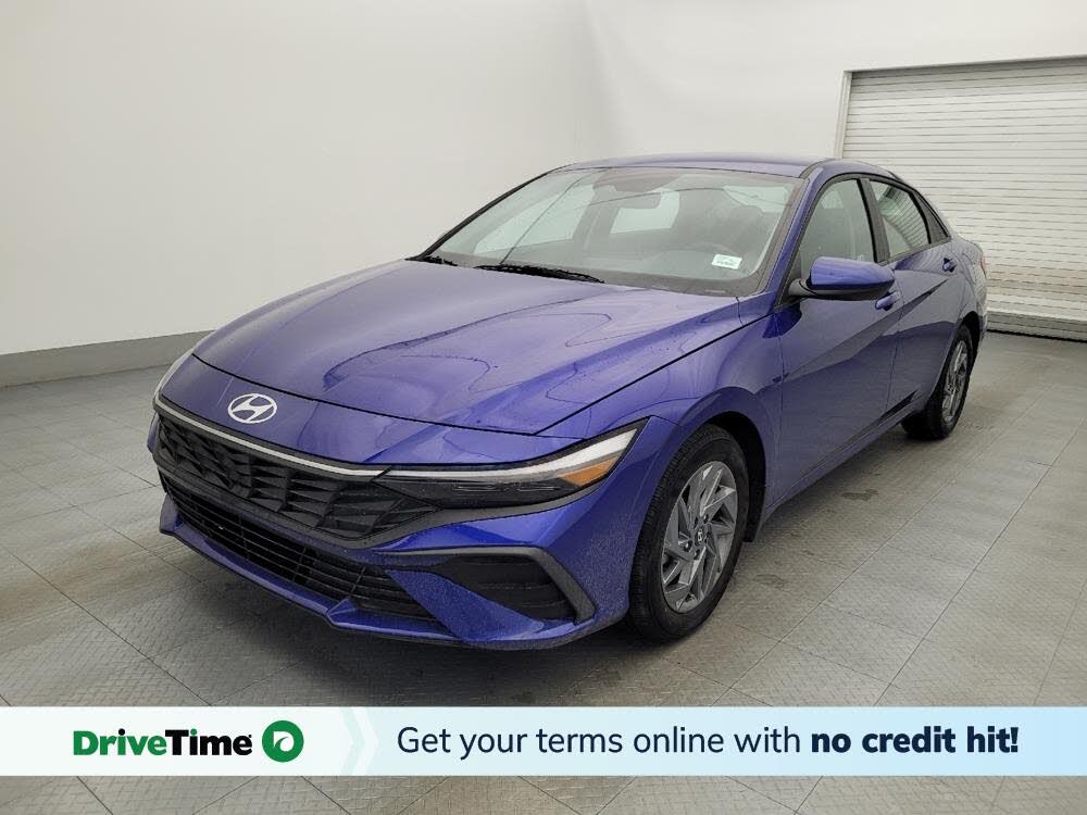 2024 Hyundai Elantra SEL FWD